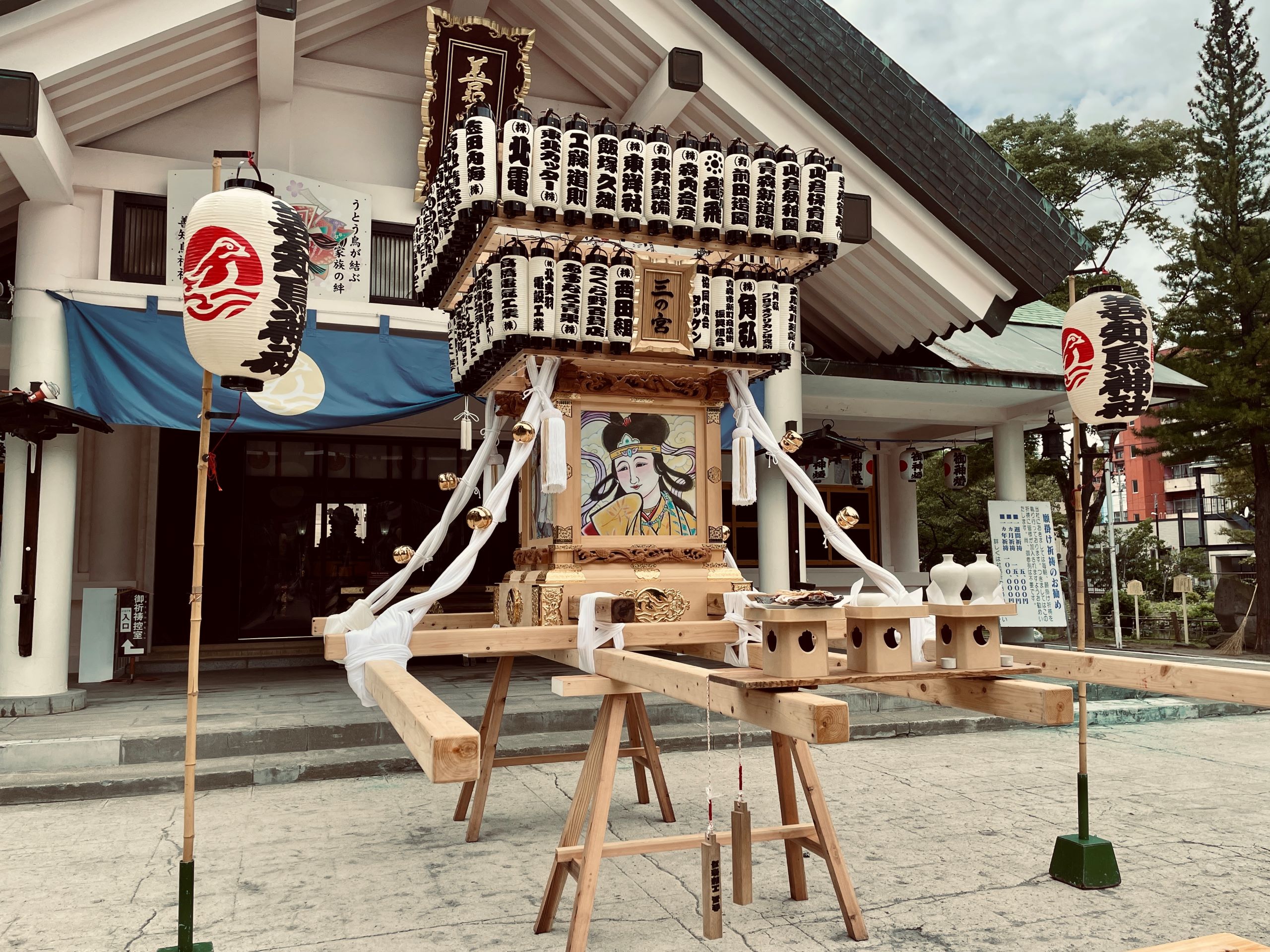 宮出しを待つ三之宮神輿